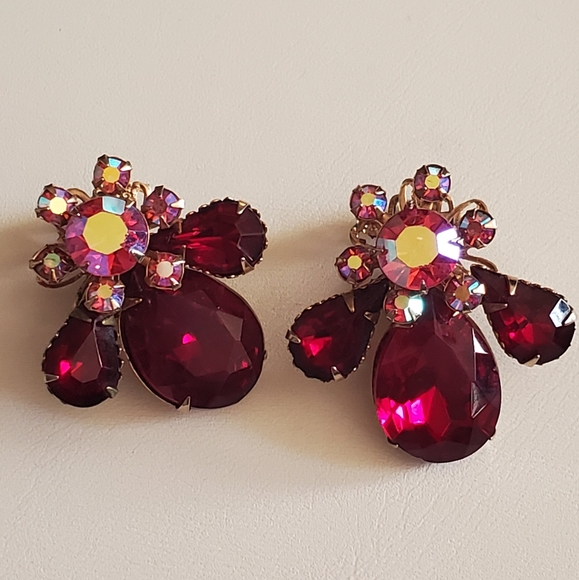 Vintage Aurora Borealis Ruby Rhinestone Earrings - Picture 7 of 16